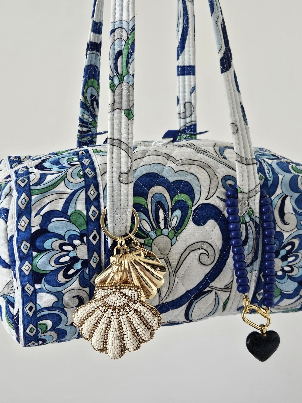Vera Bradley Mediterranean white 100 handbag small mini duffle bag EUC